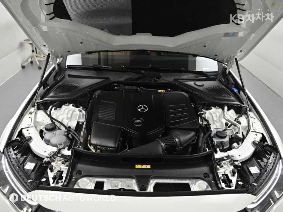Mercedes-Benz - E-Class | E300 4MATIC Exclusive 6