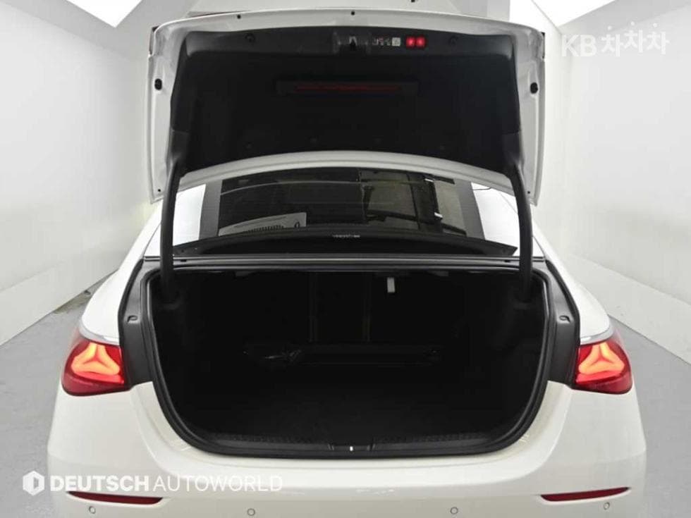 Mercedes-Benz - E-Class | E300 4MATIC Exclusive 19