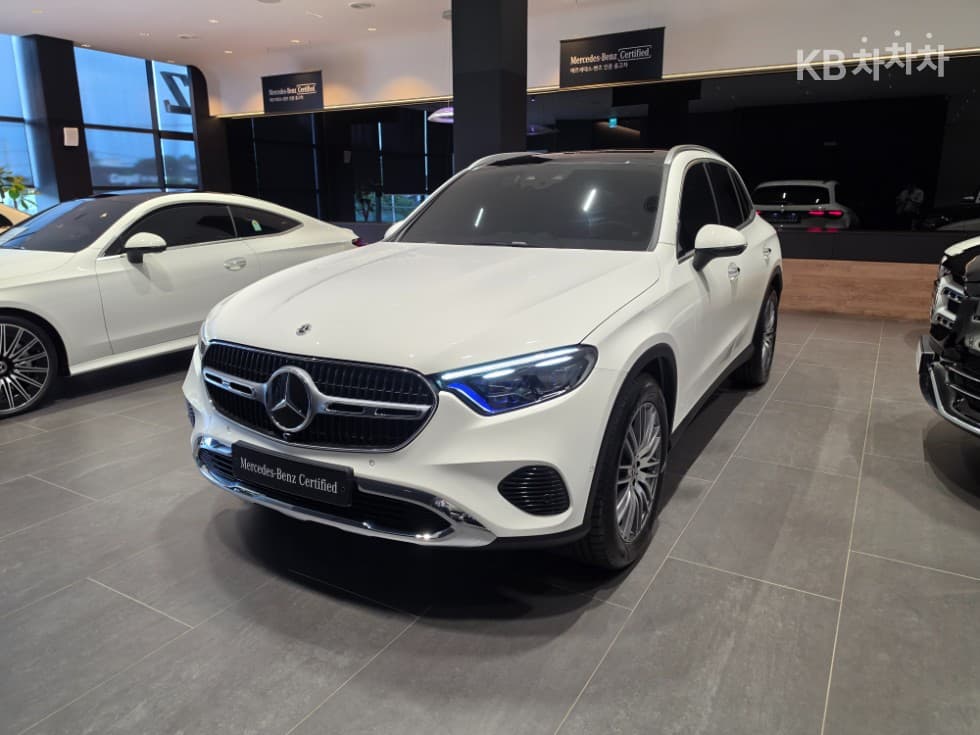 Mercedes-Benz - GLC-Class | 300 4Matic Avantgarde 2