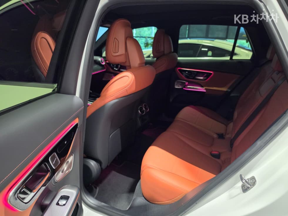 Mercedes-Benz - GLC-Class | 300 4Matic Avantgarde 8