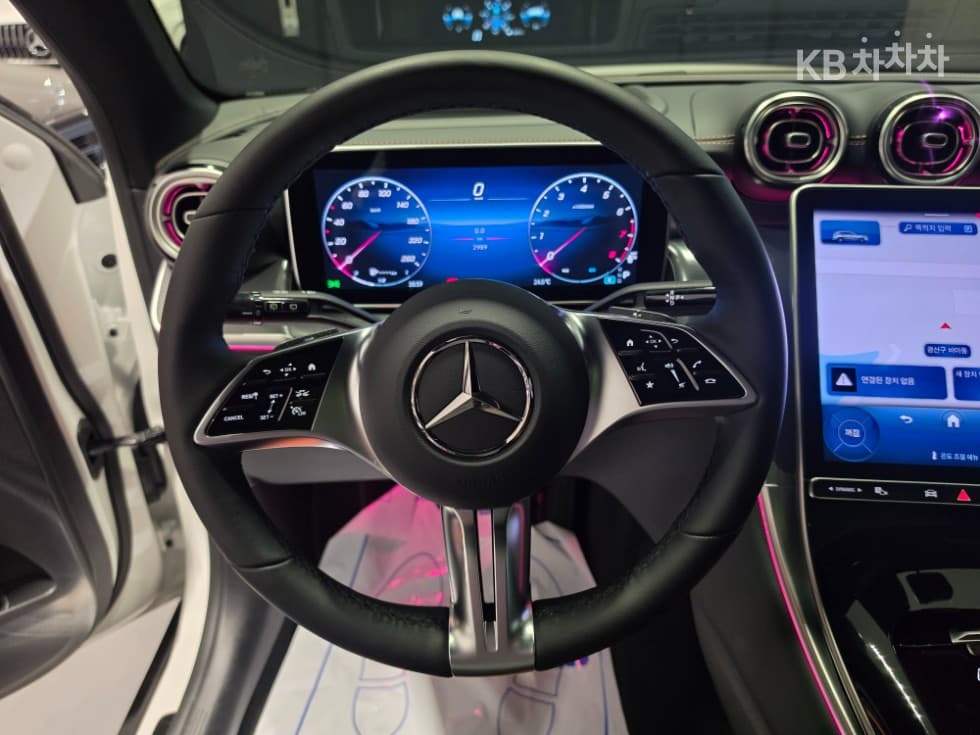 Mercedes-Benz - GLC-Class | 300 4Matic Avantgarde 17
