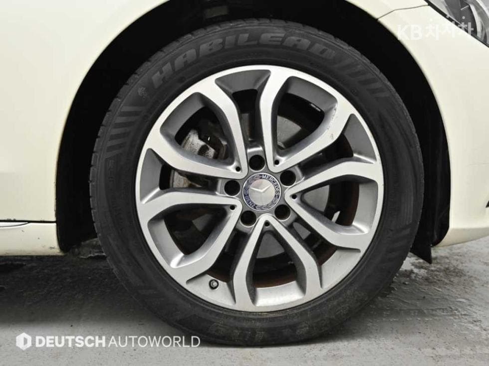 Mercedes-Benz - C-Class | The New BlueTEC Avantgarde W205(14~) 5