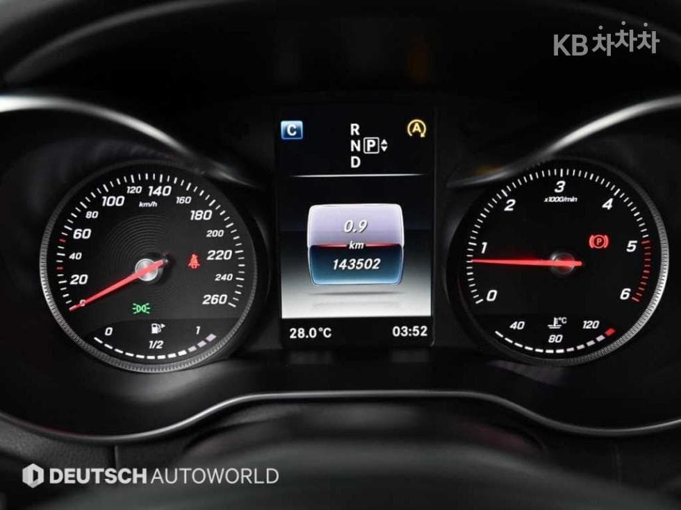 Mercedes-Benz - C-Class | The New BlueTEC Avantgarde W205(14~) 8
