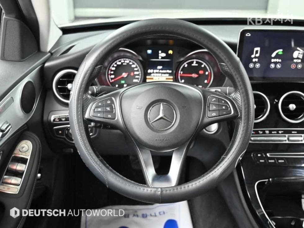 Mercedes-Benz - C-Class | The New BlueTEC Avantgarde W205(14~) 13