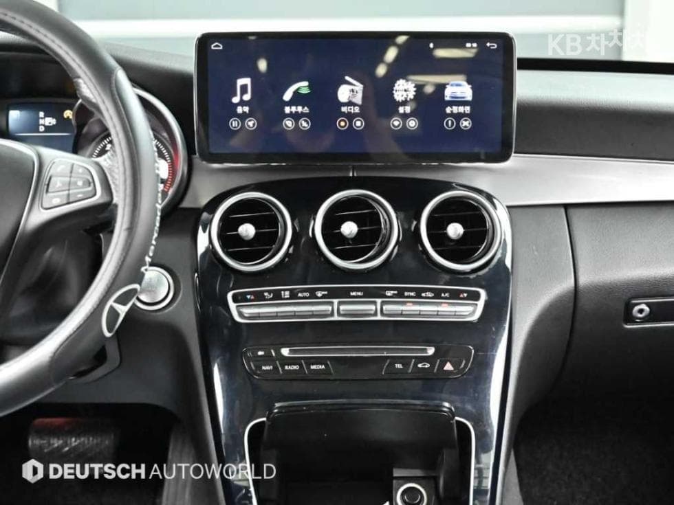 Mercedes-Benz - C-Class | The New BlueTEC Avantgarde W205(14~) 14