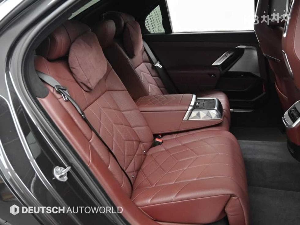 بي إم دبليو - 7-Series | 740 sDrive M Sport Executive 12