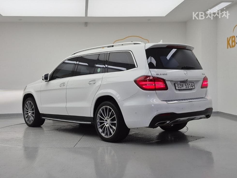Mercedes-Benz - GLS-Class | 500 4MATIC 3