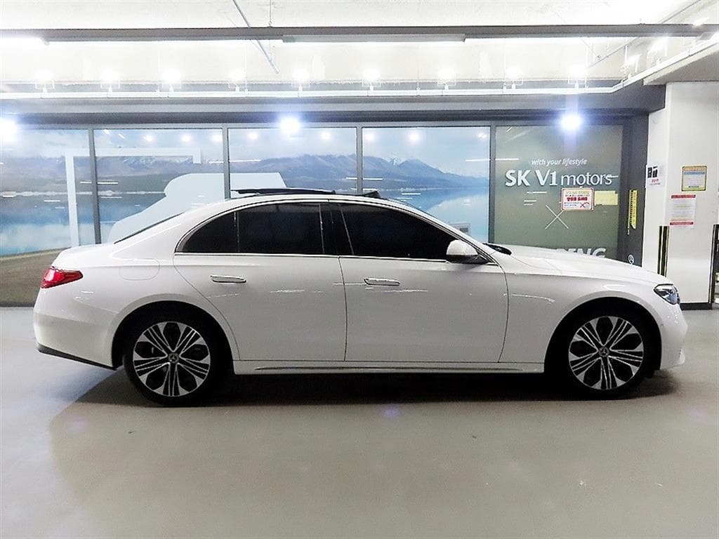 مرسيدس - E-Class | E220 4MATIC Exclusive 3