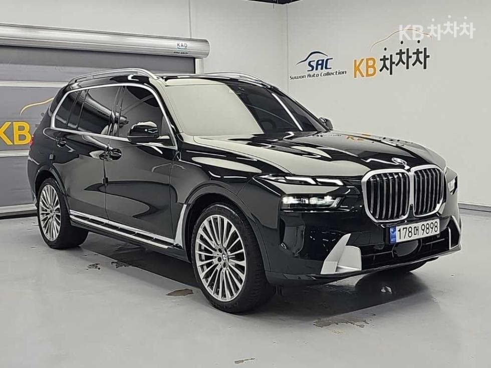 BMW - X7 | xDrive 40 ThePure 6Seater 4