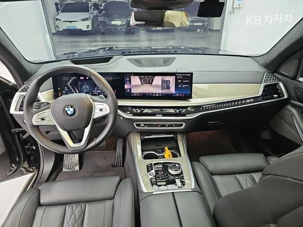 BMW - X7 | xDrive 40 ThePure 6Seater 7