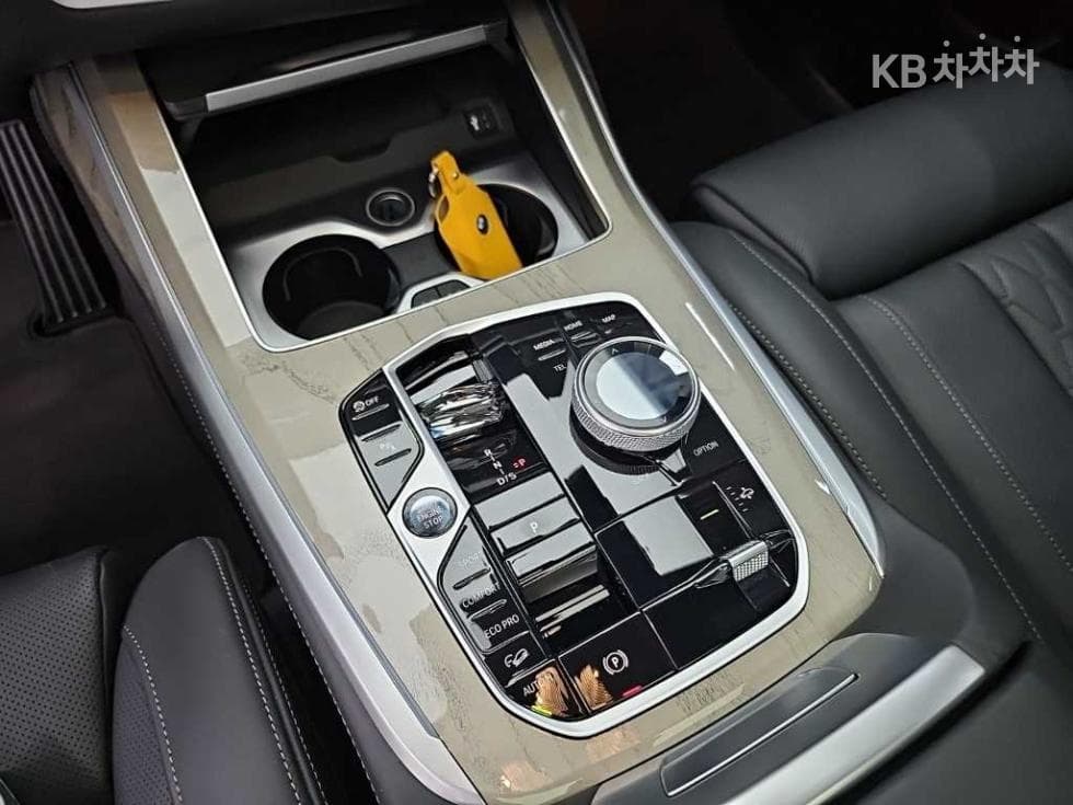 BMW - X7 | xDrive 40 ThePure 6Seater 8