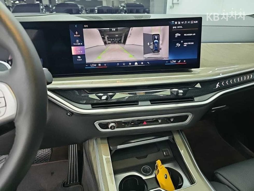 BMW - X7 | xDrive 40 ThePure 6Seater 10