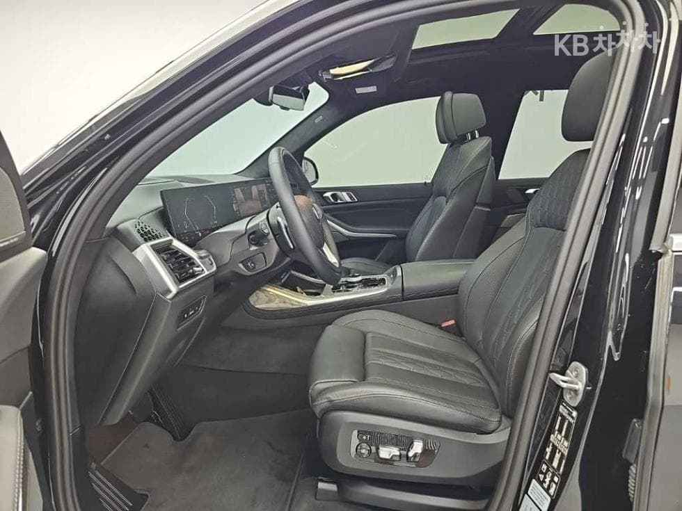 BMW - X7 | xDrive 40 ThePure 6Seater 11