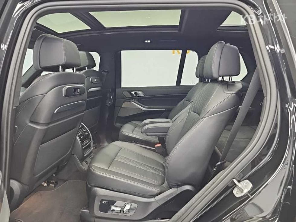 BMW - X7 | xDrive 40 ThePure 6Seater 12