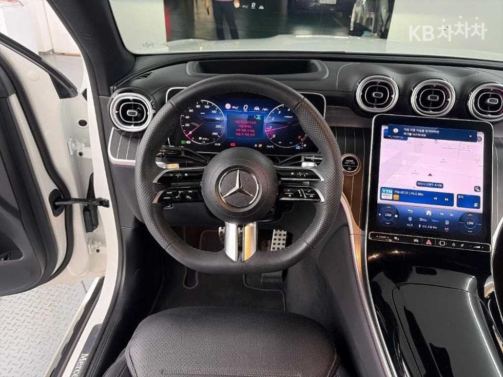 مرسيدس - GLC-Class | 300 4Matic Coupe AMG Line 9