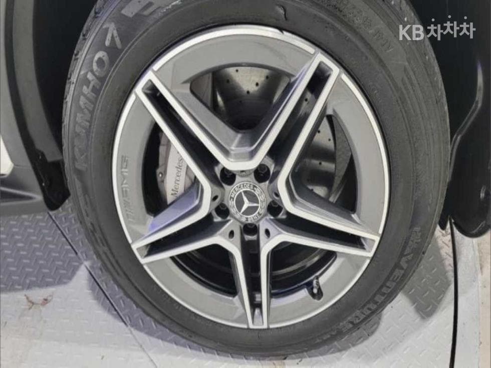 Mercedes-Benz - GLC-Class | 300 4Matic 5