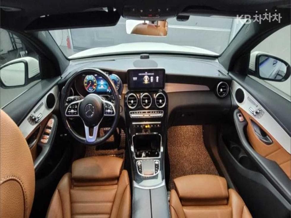 Mercedes-Benz - GLC-Class | 300 4Matic 8
