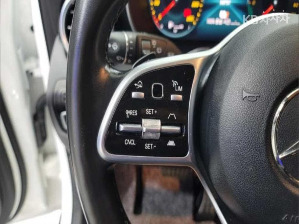 Mercedes-Benz - GLC-Class | 300 4Matic 10