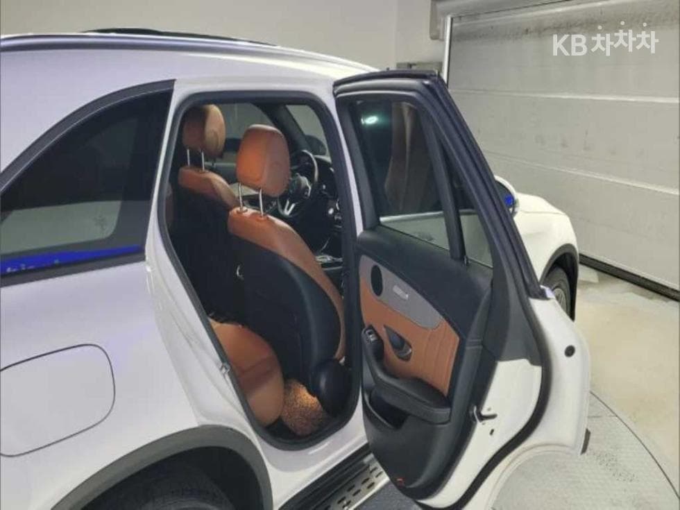 Mercedes-Benz - GLC-Class | 300 4Matic 18