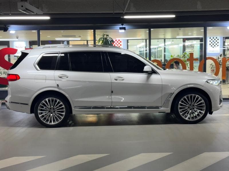 BMW - X7 | xDrive 30 The Pure 3