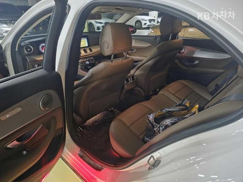 مرسيدس - E-Class | E200 Avantgarde 7