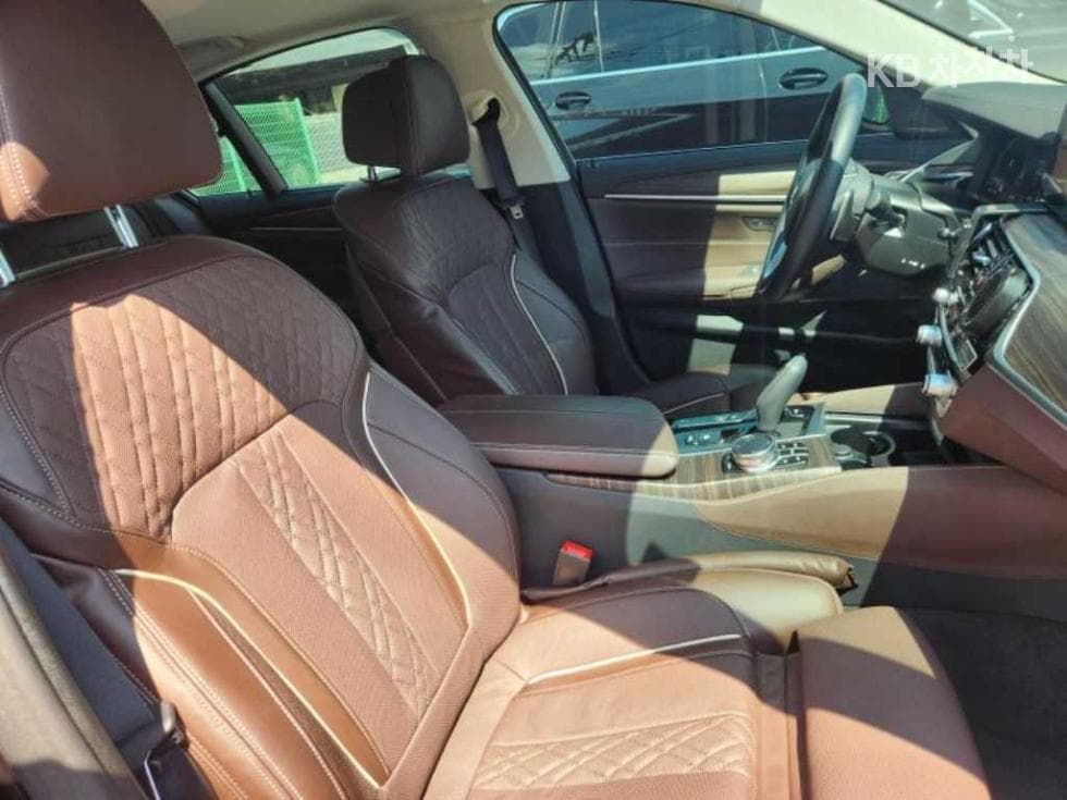 BMW - 5-Series | All New 530 Luxury 5