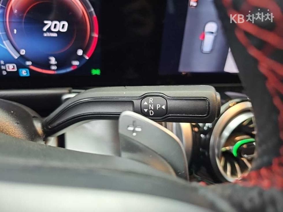 مرسيدس - GLB-Class | 250 4Matic 8