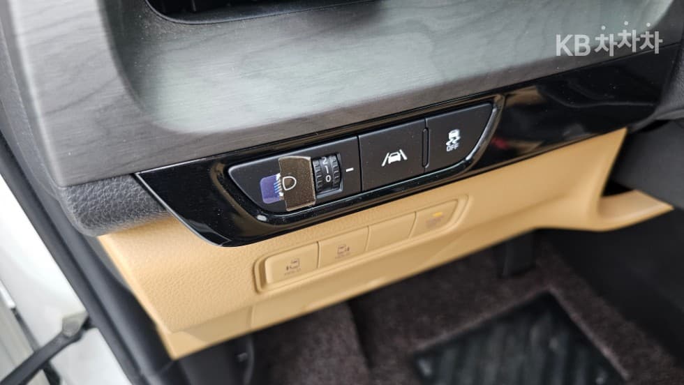 Kia - Карнивал | 4Gen D2.2 9Seater Prestige 12