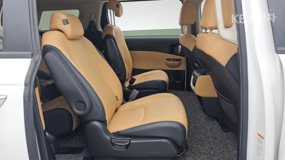 Kia - Карнивал | 4Gen D2.2 9Seater Prestige 15