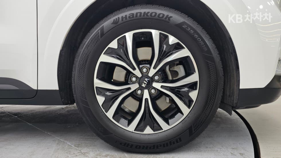 Kia - Карнивал | 4Gen D2.2 9Seater Prestige 23