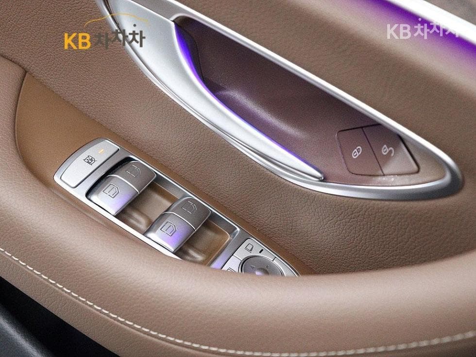 Mercedes-Benz - E-Class | E250 Exclusive 5