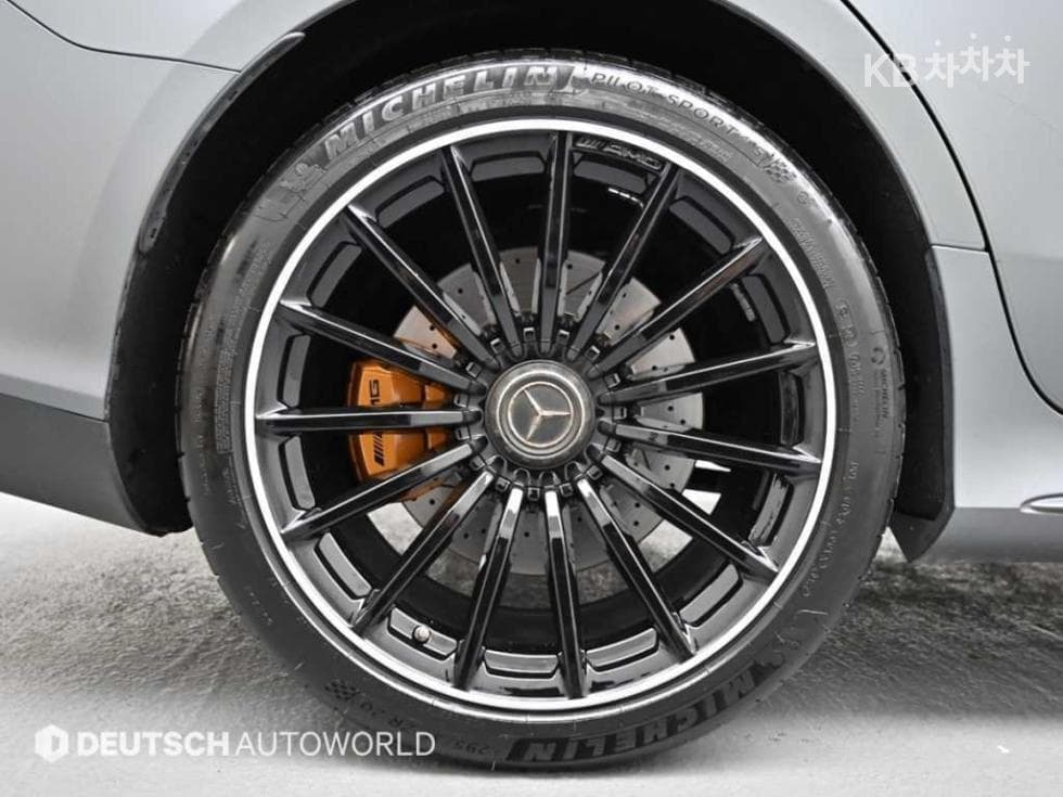 Mercedes-Benz - AMG GT | 43 4MATIC+ Base 5