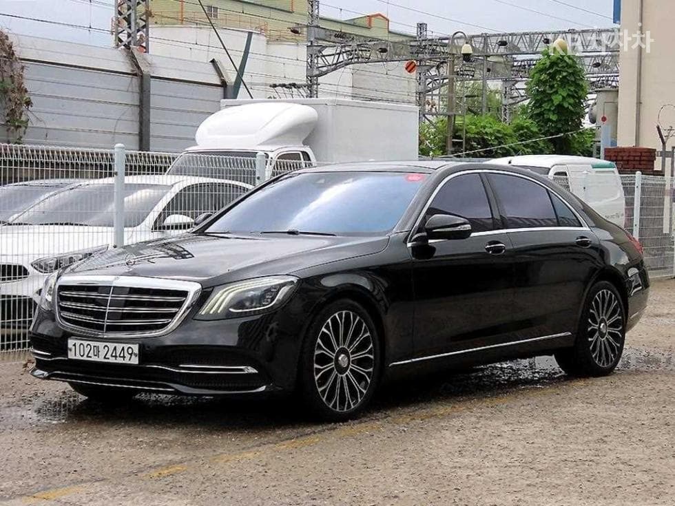 Mercedes-Benz - S-Class | New S560L 4MATIC 2