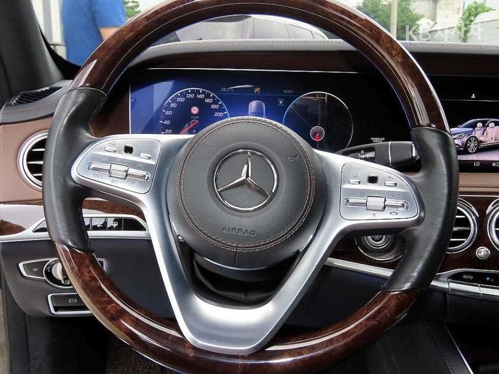 Mercedes-Benz - S-Class | New S560L 4MATIC 8