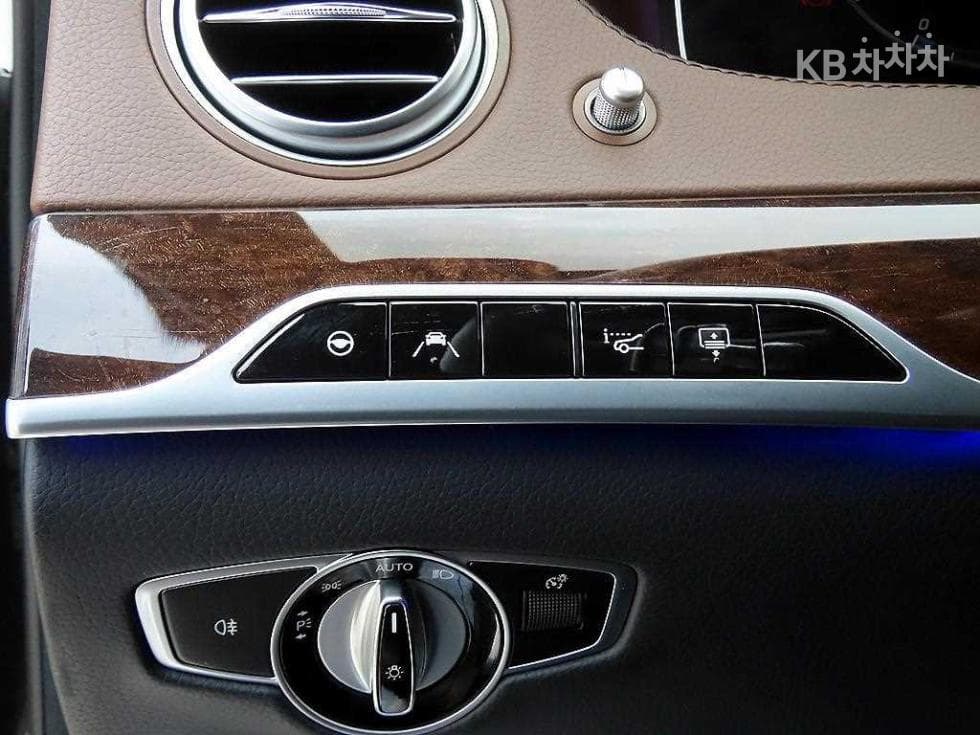 Mercedes-Benz - S-Class | New S560L 4MATIC 12