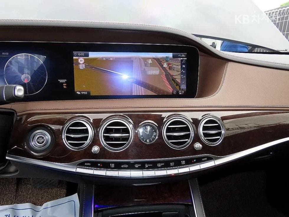 Mercedes-Benz - S-Class | New S560L 4MATIC 14