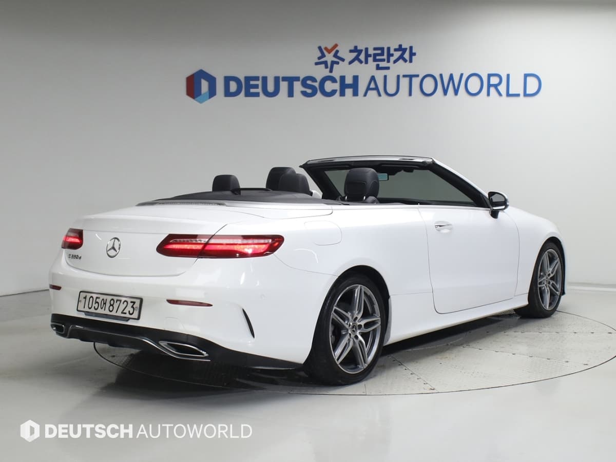 Mercedes-Benz - E-Class | E220 Cabriolet 2