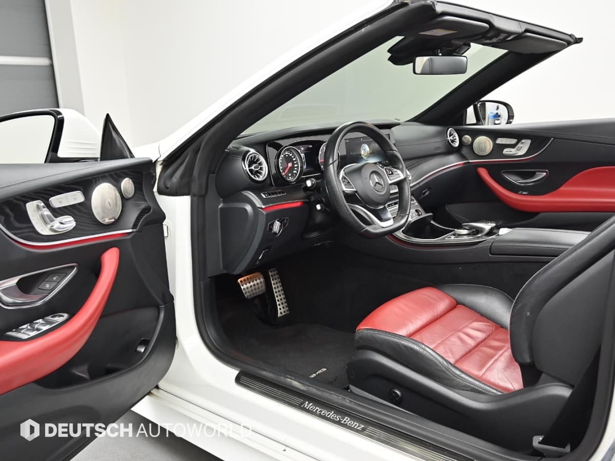 Mercedes-Benz - E-Class | E220 Cabriolet 11