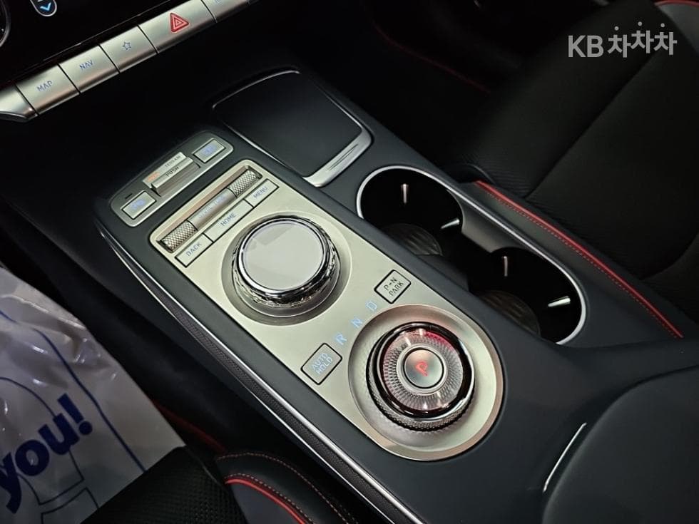 جينيسيس - GV70 | Gasoline 2.5T SportPackage AWD 8