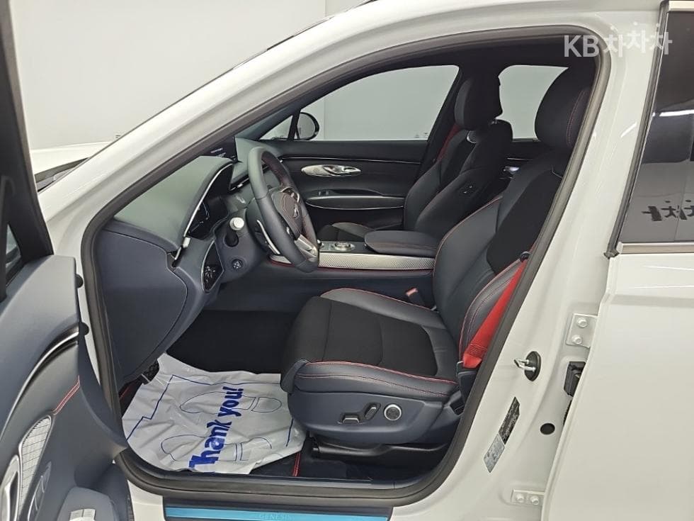 جينيسيس - GV70 | Gasoline 2.5T SportPackage AWD 11