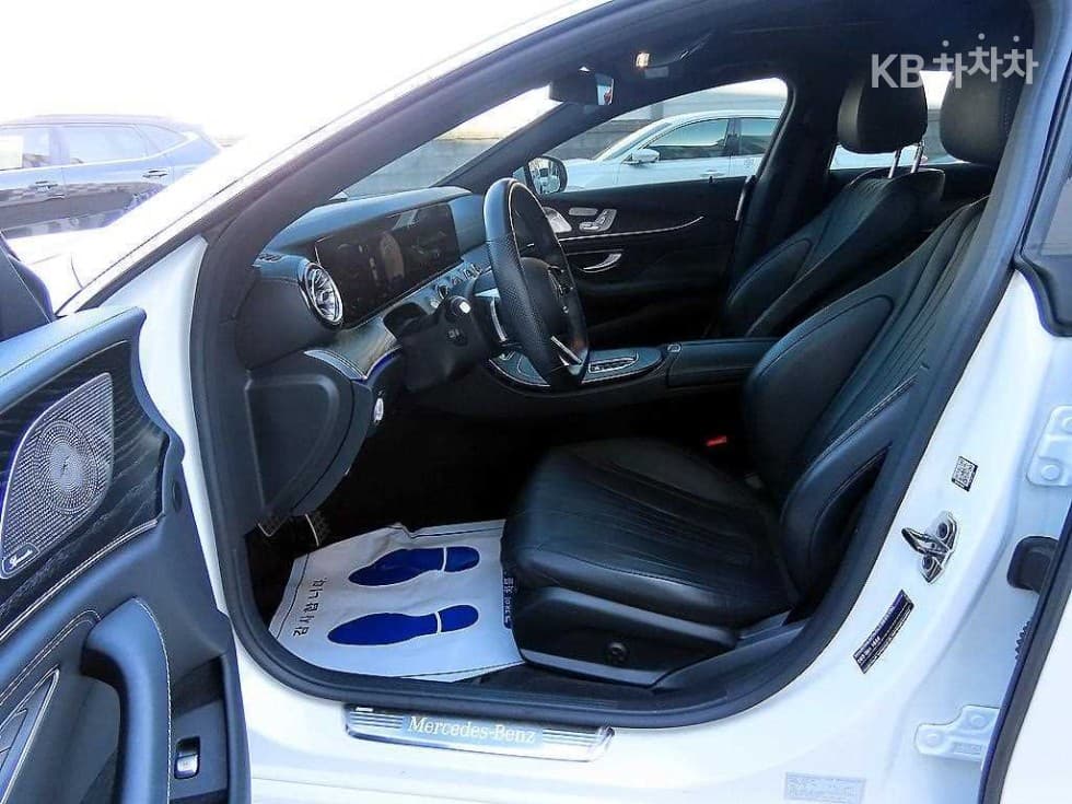 Mercedes-Benz - CLS-Class | 300 4MITIC Base 5