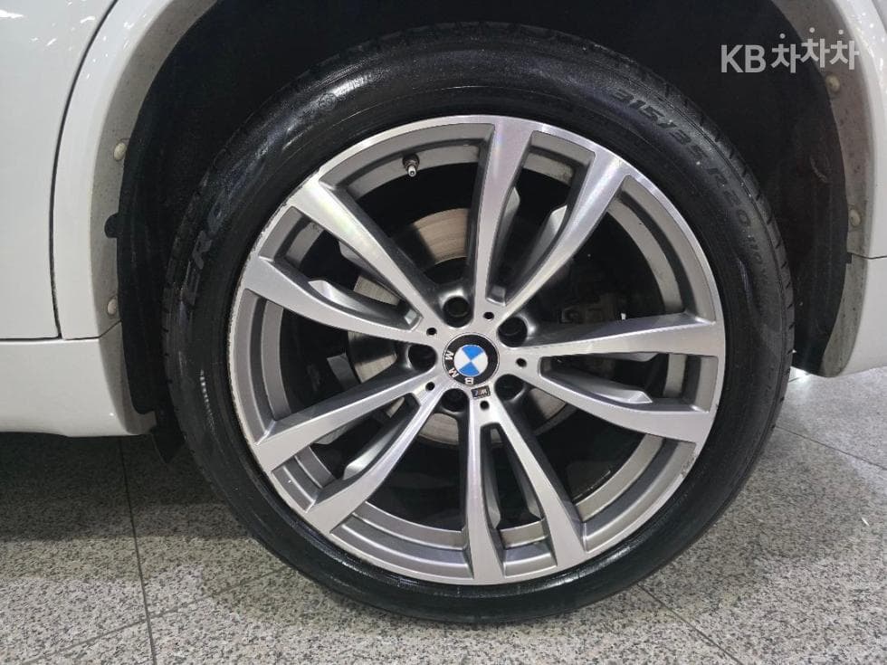 بي إم دبليو - X5 | xDrive 40 M Sport 17