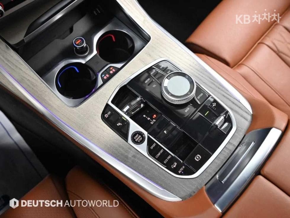 BMW - X7 | xDrive 40 ThePure 6Seater 9