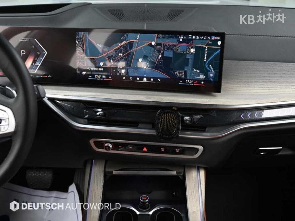 BMW - X7 | xDrive 40 ThePure 6Seater 14