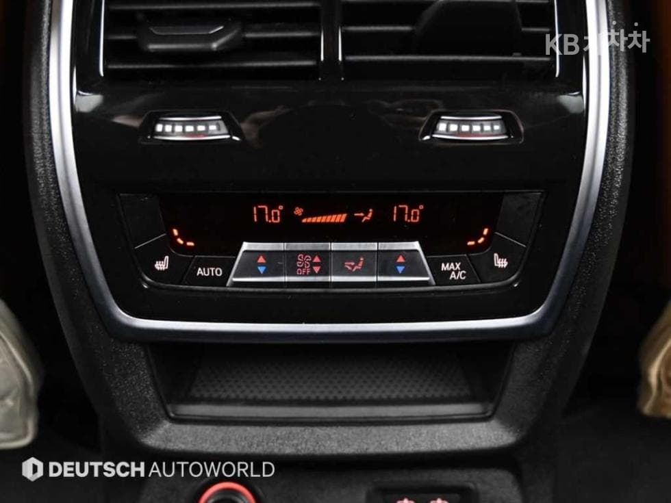 BMW - X7 | xDrive 40 ThePure 6Seater 16