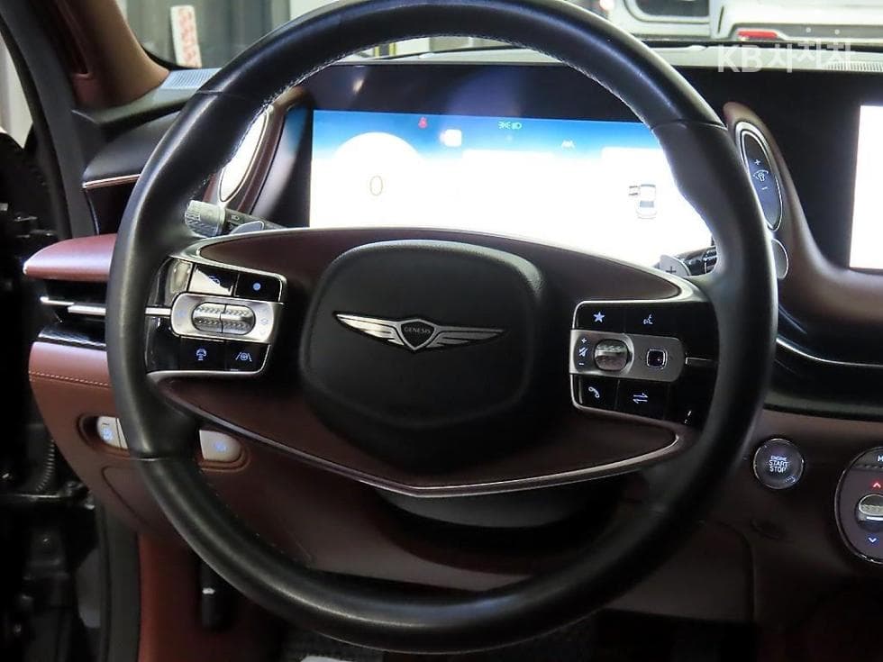 Genesis - G90 | 3.5T AWD Base 8