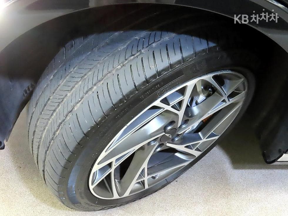 Genesis - G90 | 3.5T AWD Base 20