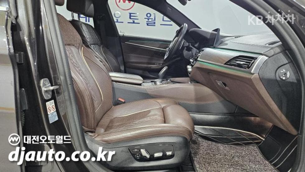 بي إم دبليو - 5-Series | All New 520 M Sport Plus 15