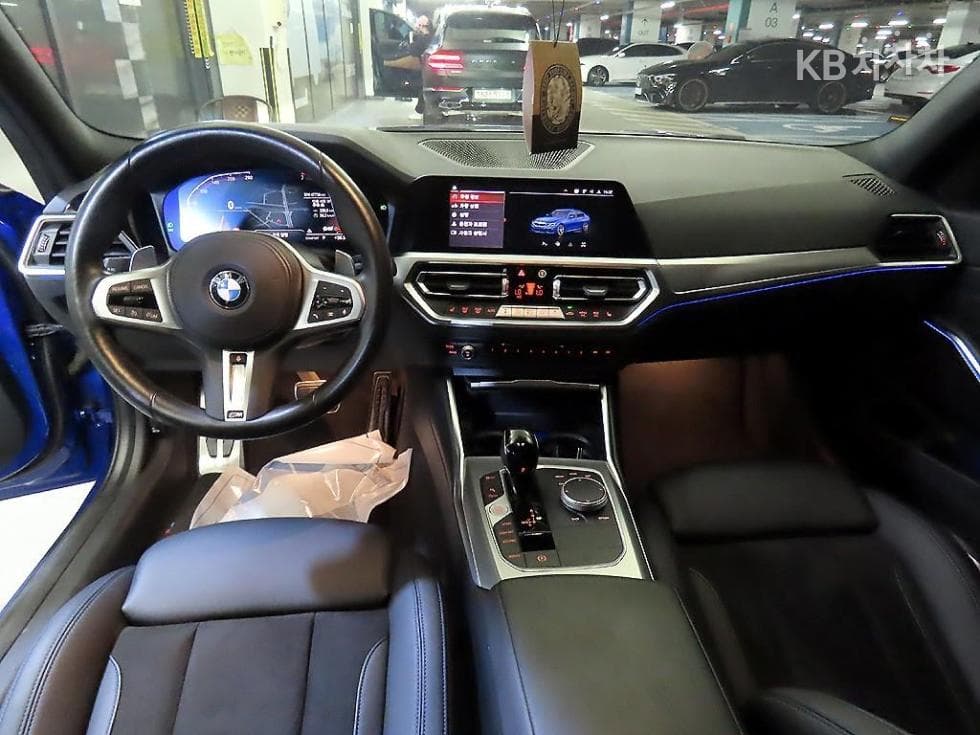 بي إم دبليو - 3-Series | 320 M Sport 10
