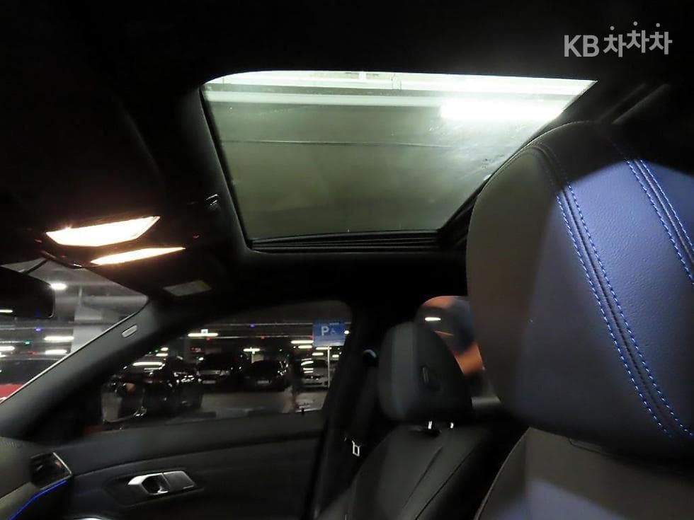بي إم دبليو - 3-Series | 320 M Sport 17
